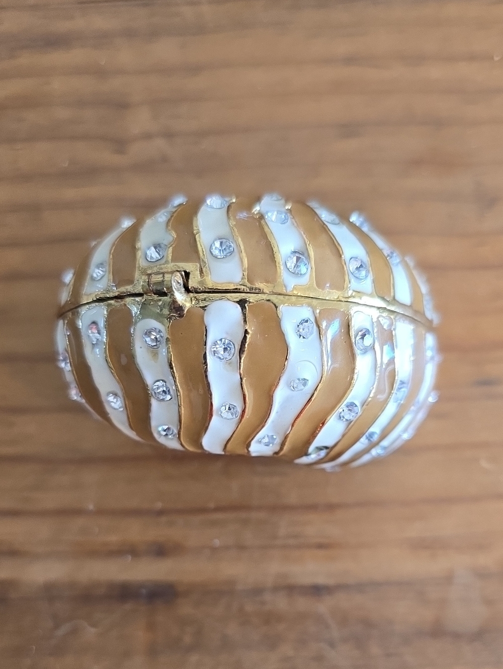 Nautilus Shell Enameled Box with Rhinestones - Picture 4 of 16